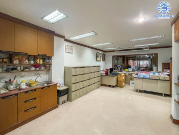 *****อาคารพาณิชย์มือสองย่านนนทบุรี อาคารพาณิชย์ ติดถ.แจ้งวัฒนะ เนื้อที่มากถึง 38 ตร.ว. ฟังก์ชันจัดเต็มถึง 6 ห้องนอน 4 ห้องน้ำ 2 ที่จอดรถ จะทำเป็นบริษัท หรือจะอยู่อาศัยก็ดี บนทำเลศักยภาพสุดๆ ใกล้เซ็นทรัลแจ้งวัฒนะ, รถไฟฟ้า (ในอนาคต) สายสีชมพู "สถานีแจ้งวัฒนะ-ปากเกร็ด 28" และทางด่วน "ศรีรัช"